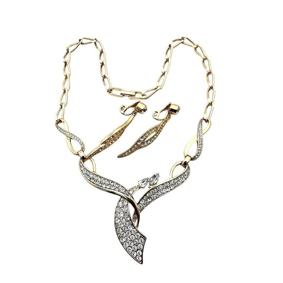 Vintage Monet Clear Crystal Gold Tone Necklace Earring Set - Picture 3 of 4